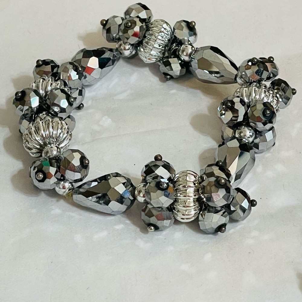 VINTAGE Czech Glass Silver Faceted Beaded Necklace and Bracelet Jewelry Set - Picture 7 of 8